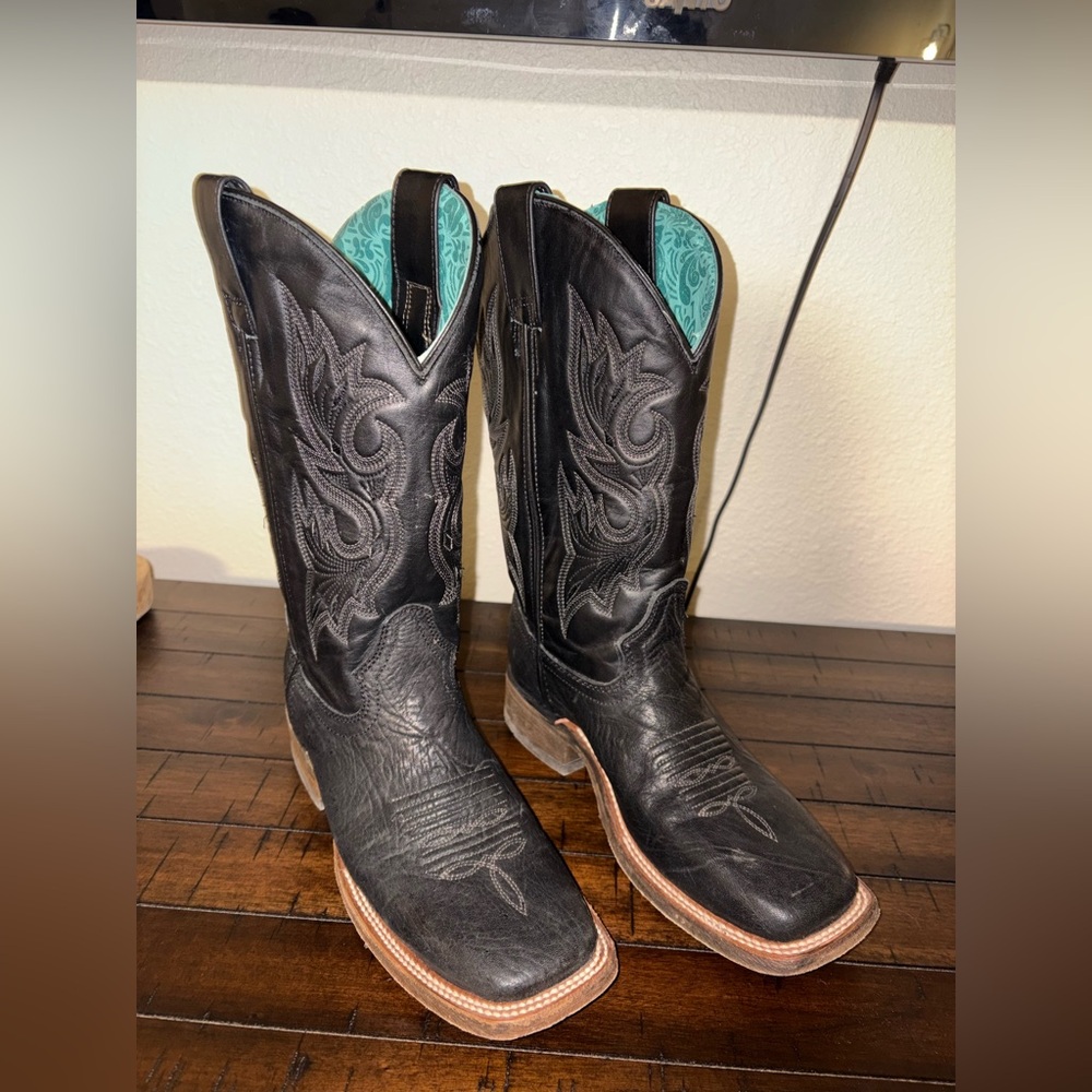 Corral Black Leather Square Toes Western Boots - Brand New Never Worn - size 7